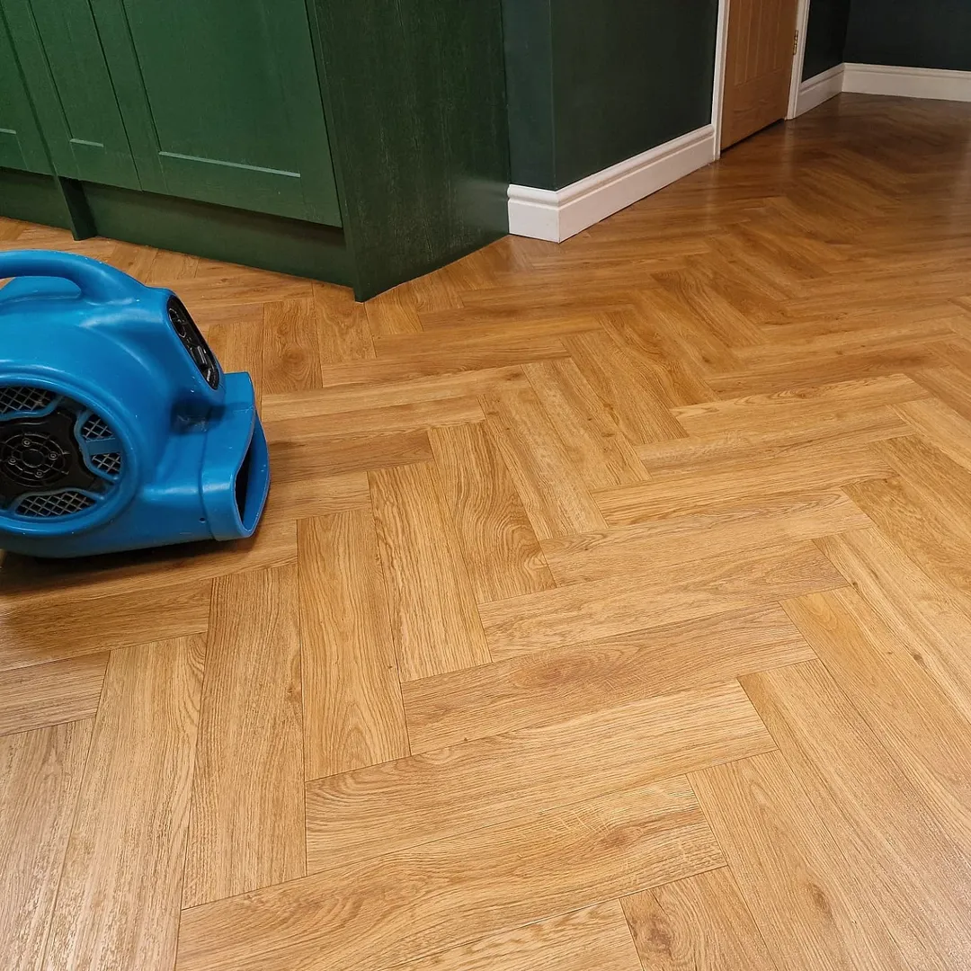 Kitchen floor cleaning