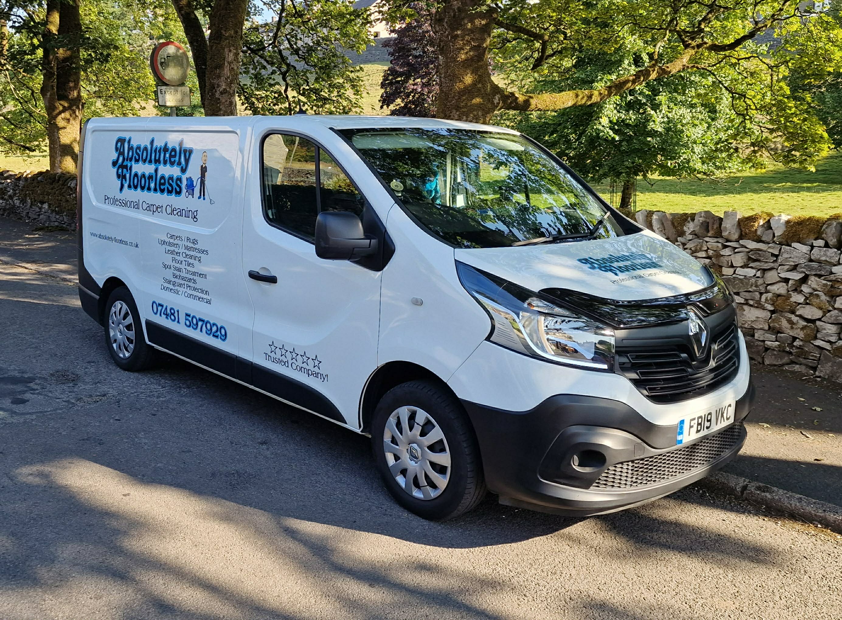 Absolutely Floorless van